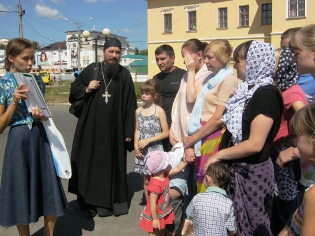 Сотни беженцев нашли приют в церковных учреждениях по всей России