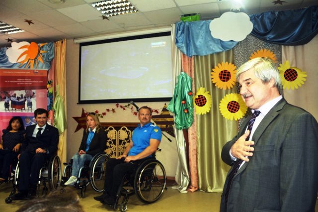 Чемпионы паралимпийцы побывали в «Кентавре»
